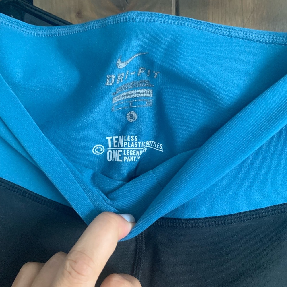 Nike 2 pair capris - Picture 5 of 10
